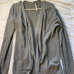Lea Nicole grey ribbed sweater, M